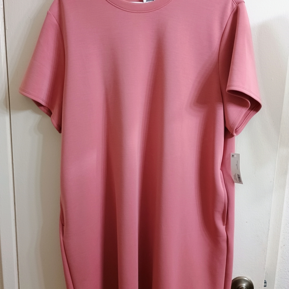 Mauve Women's Top With Pockets.